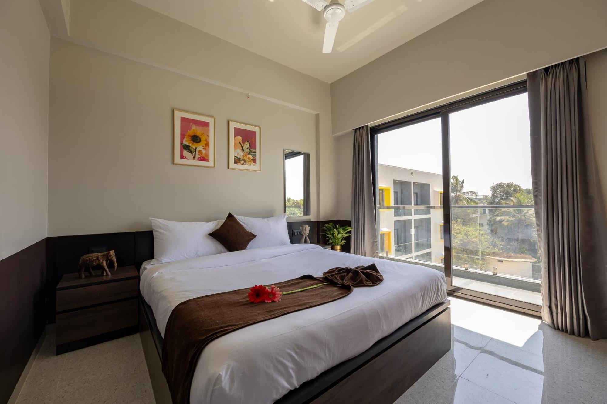 Saavi Suites Daman Exterior foto