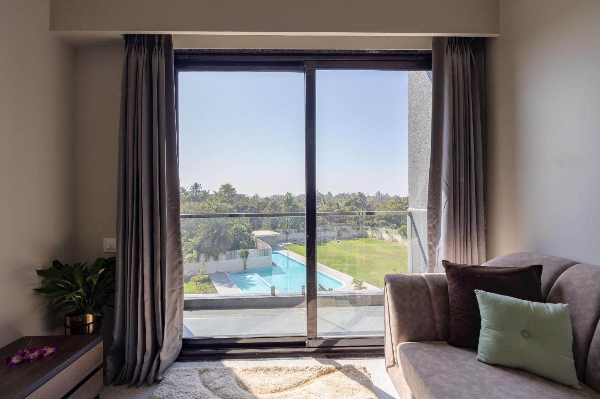 Saavi Suites Daman Exterior foto